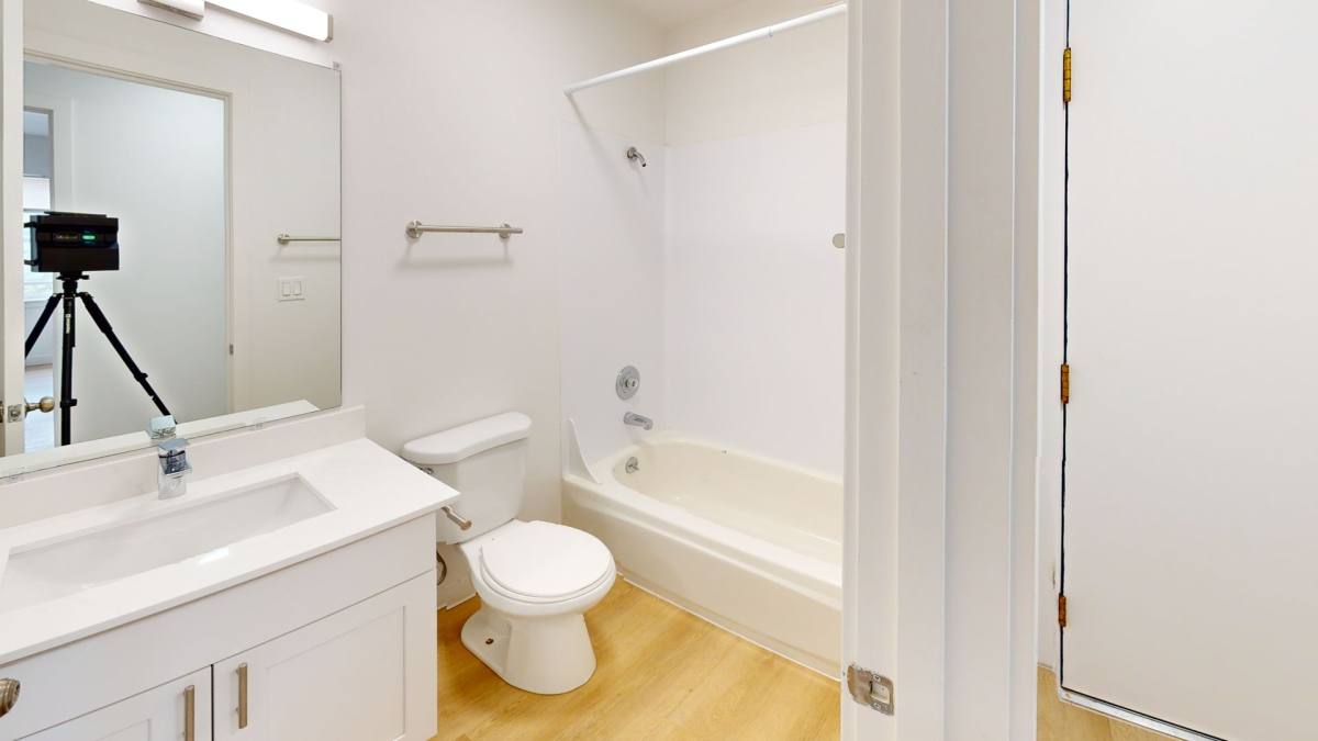 Apartment for rent at 620 5th Ave W, Seattle, WA 98119