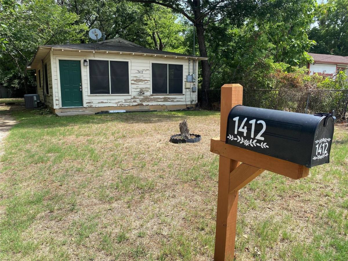 House for rent at 1412 Oakwood Dr, Denton, TX 76205