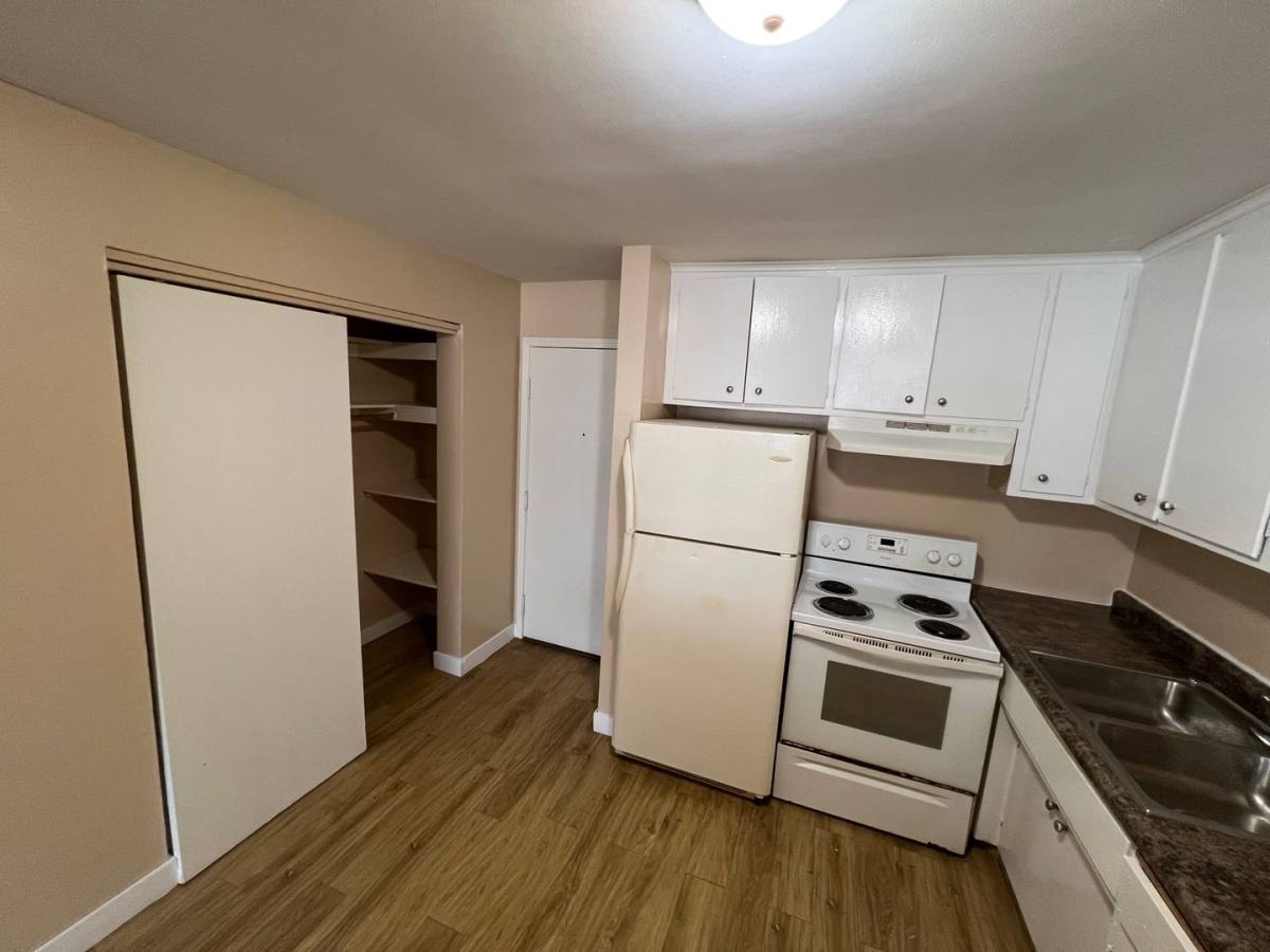 Apartment for rent at 1015 York Ave, Saint Paul, MN 55106