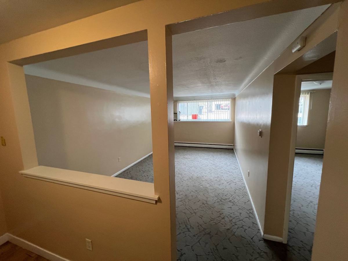 Apartment for rent at 1015 York Ave, Saint Paul, MN 55106