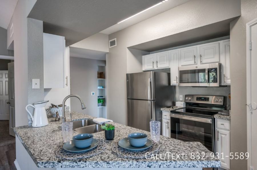 Apartment for rent at 113 W Main St, League City, TX 77573