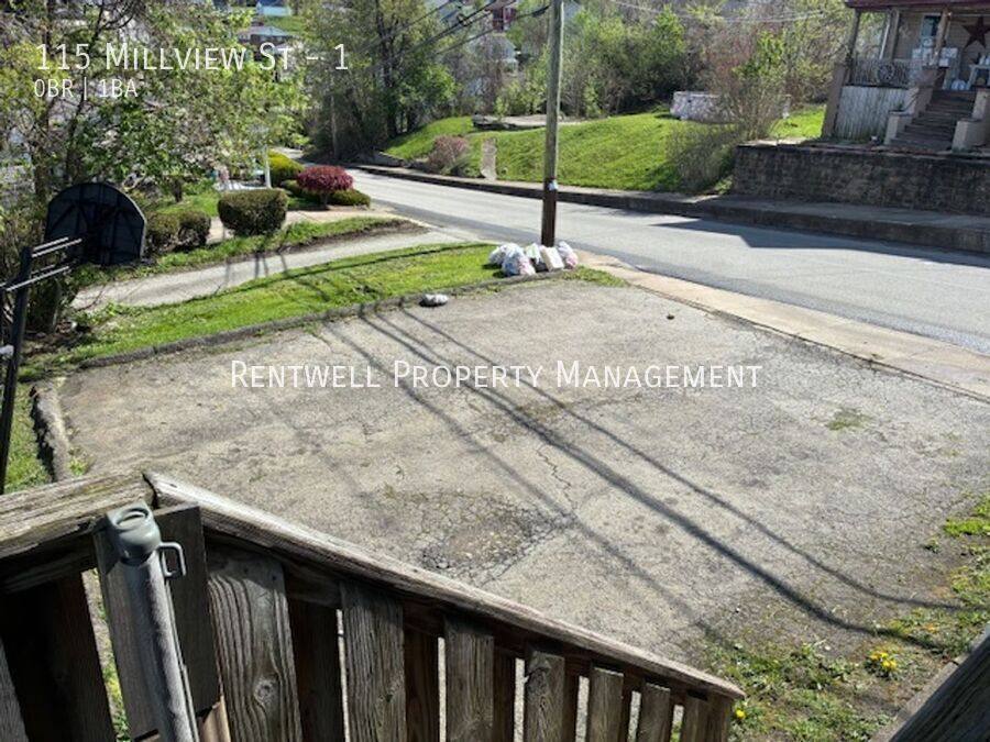 Apartment for rent at 115 Millview St #1, Uniontown, PA 15401