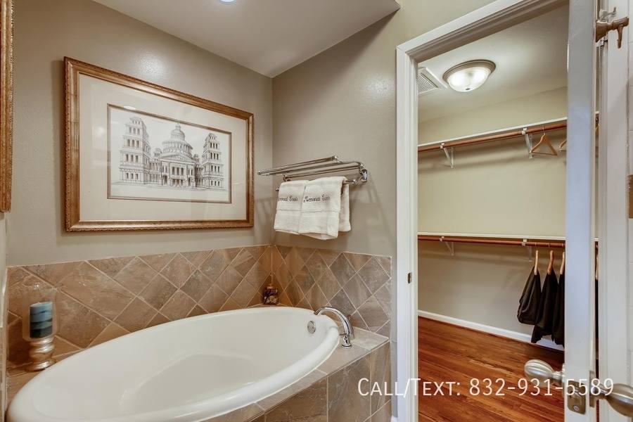 Apartment for rent at 700 Kuhlman Rd #MLCE, Houston, TX 77024