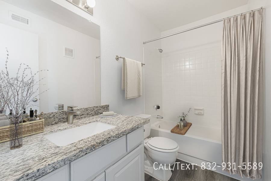 Apartment for rent at 7103 Grand Blvd #7ALM, Houston, TX 77054