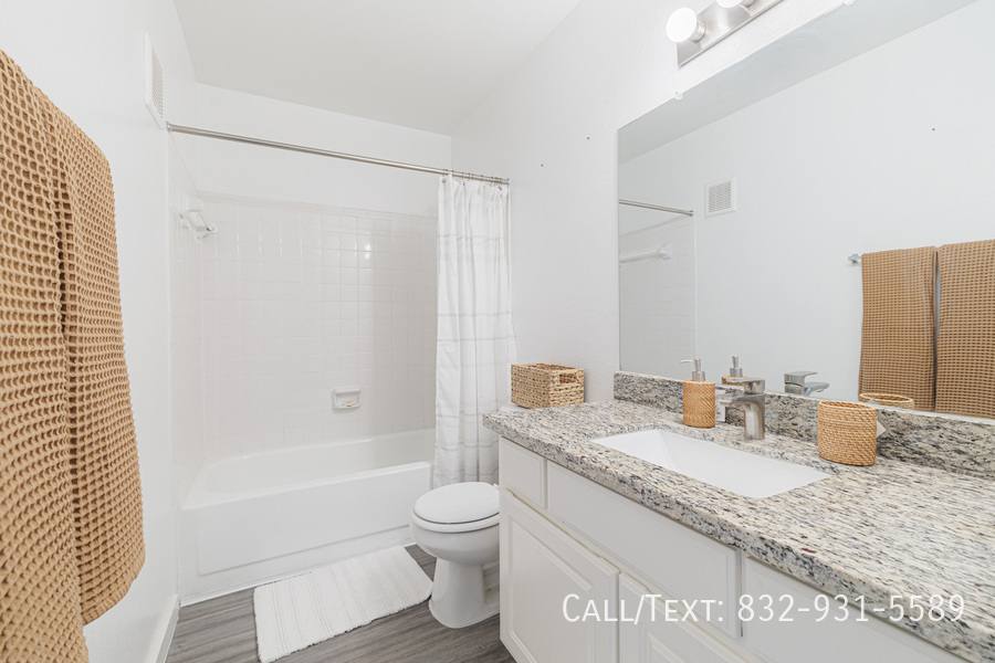 Apartment for rent at 7103 Grand Blvd #7ALM, Houston, TX 77054