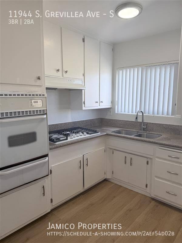 Apartment for rent at 11944 S Grevillea Ave, Hawthorne, CA 90250