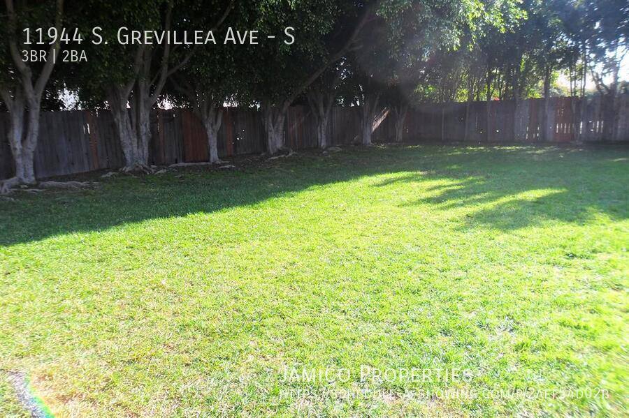 Apartment for rent at 11944 S Grevillea Ave, Hawthorne, CA 90250