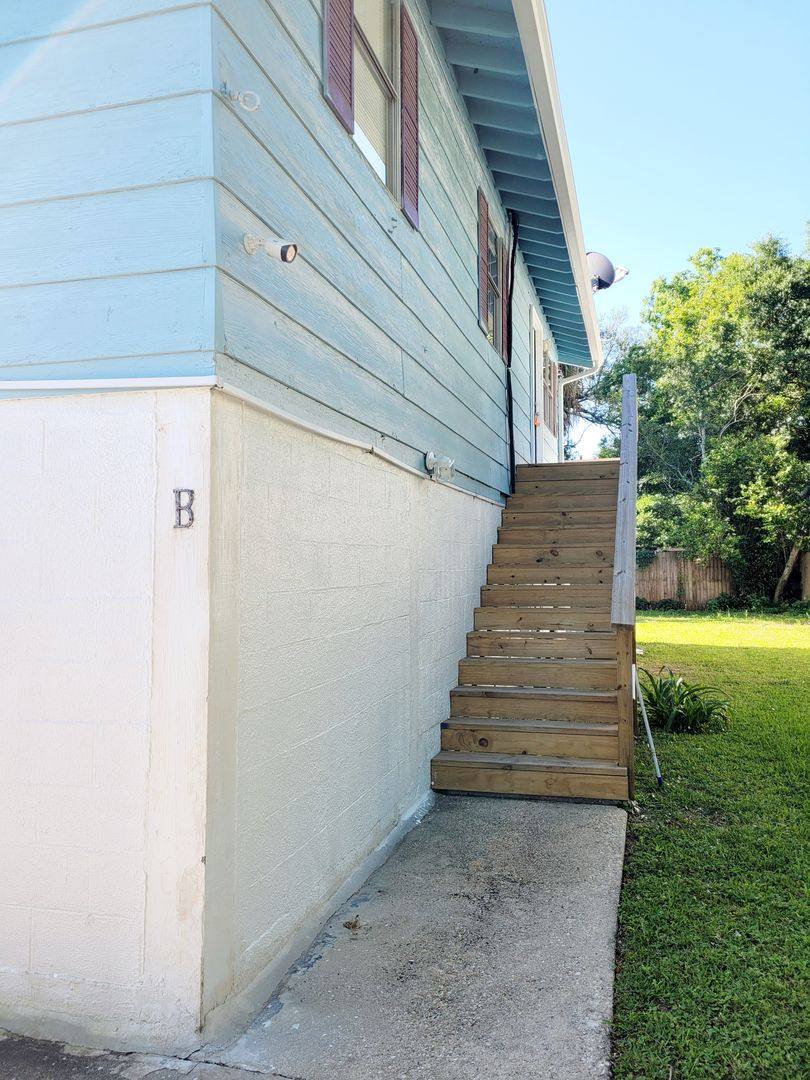 Apartment for rent at 3903 W Gadsden St #B, Pensacola, FL 32505