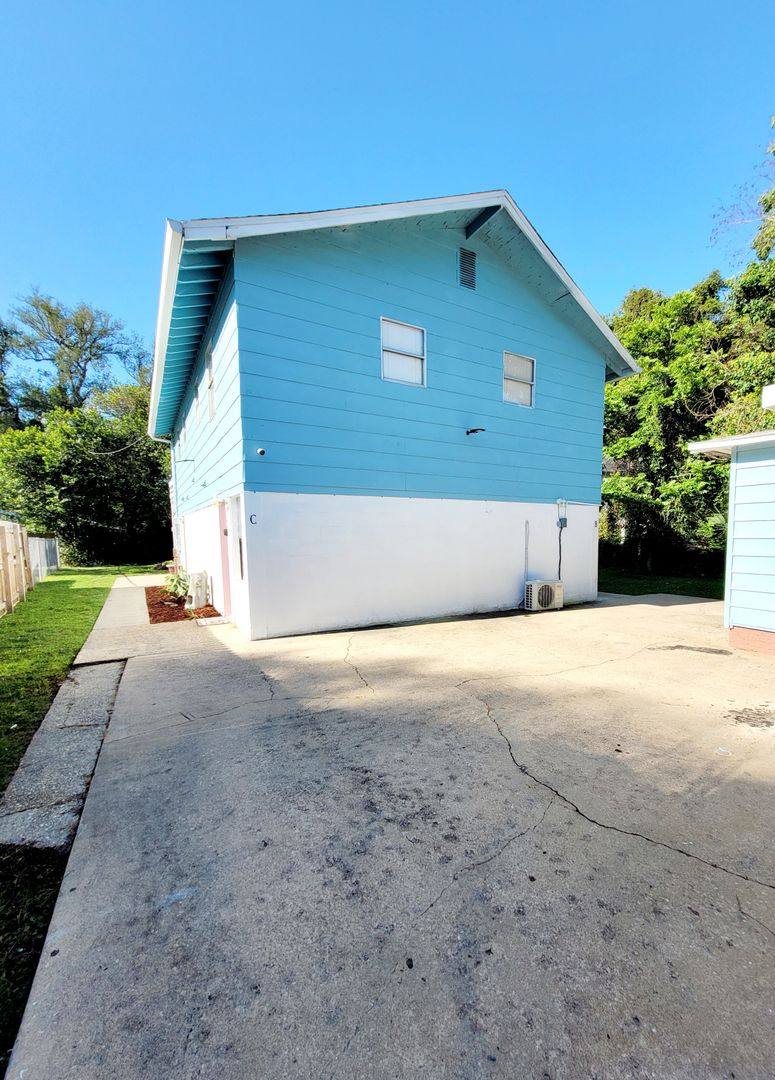 Apartment for rent at 3903 W Gadsden St #B, Pensacola, FL 32505