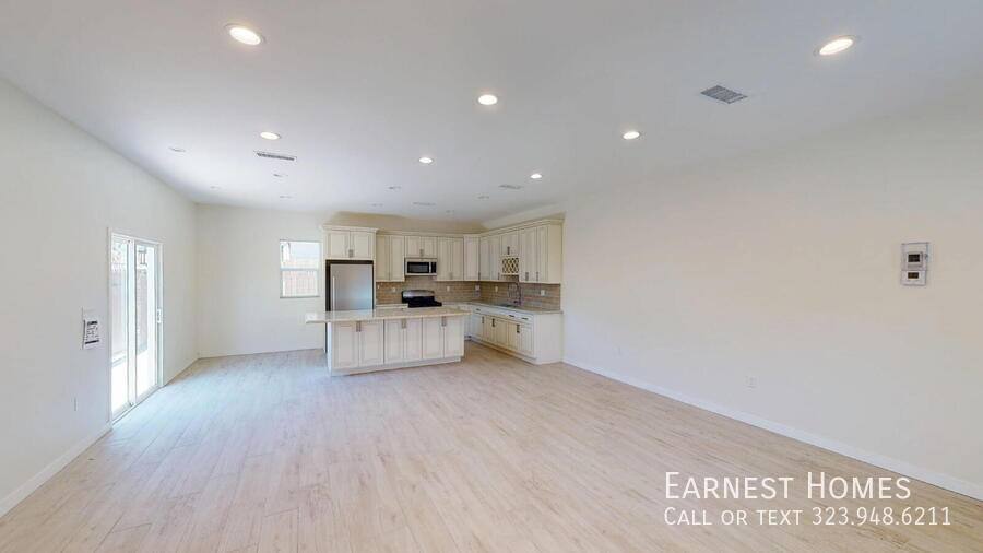 House for rent at 7252 Glade Ave, Canoga Park, CA 91303