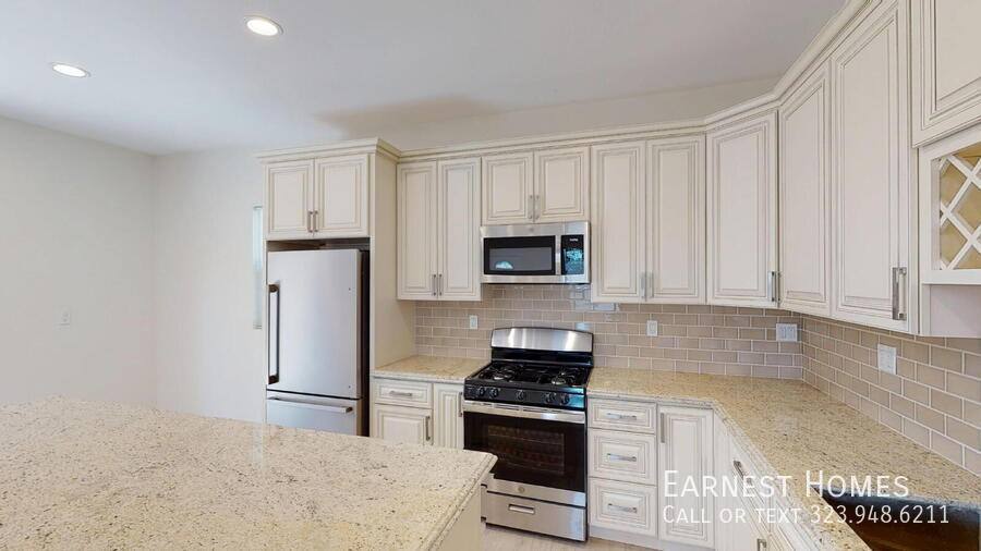House for rent at 7252 Glade Ave, Canoga Park, CA 91303