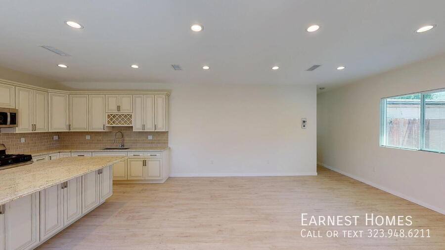 House for rent at 7252 Glade Ave, Canoga Park, CA 91303