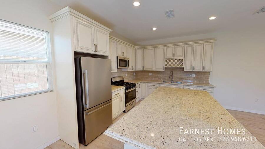 House for rent at 7252 Glade Ave, Canoga Park, CA 91303