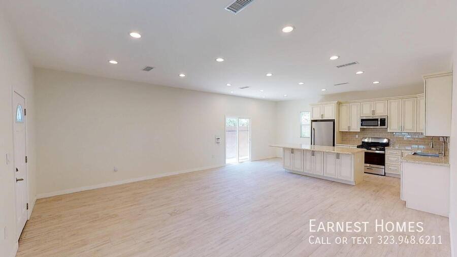 House for rent at 7252 Glade Ave, Canoga Park, CA 91303