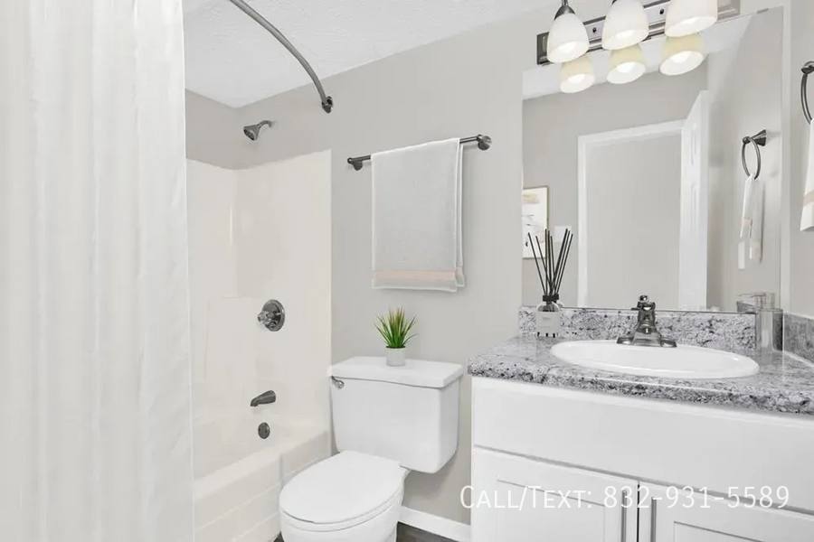 Apartment for rent at 1899 Bass St #CH1, Houston, TX 77007