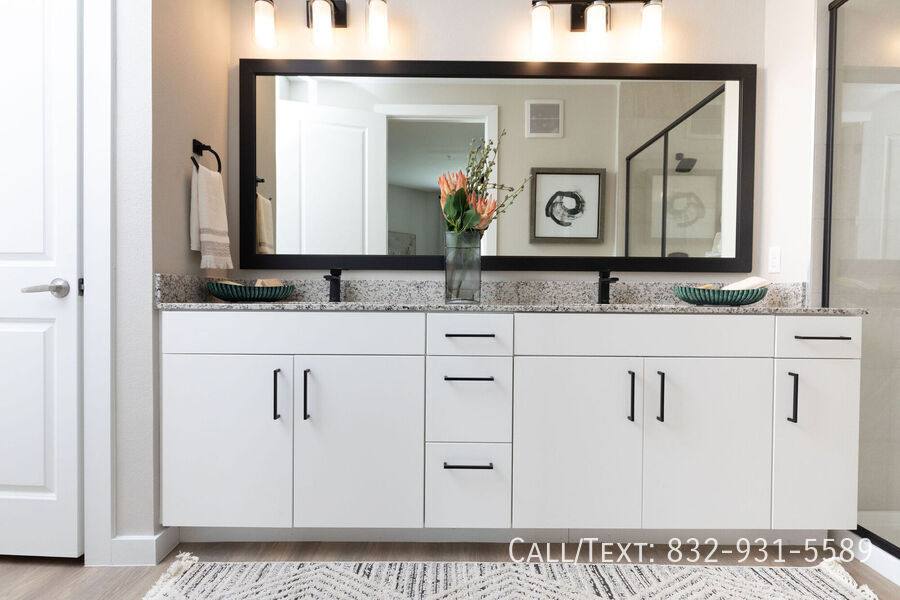 Apartment for rent at 16005 Woodland Hills Dr #E1, Humble, TX 77396