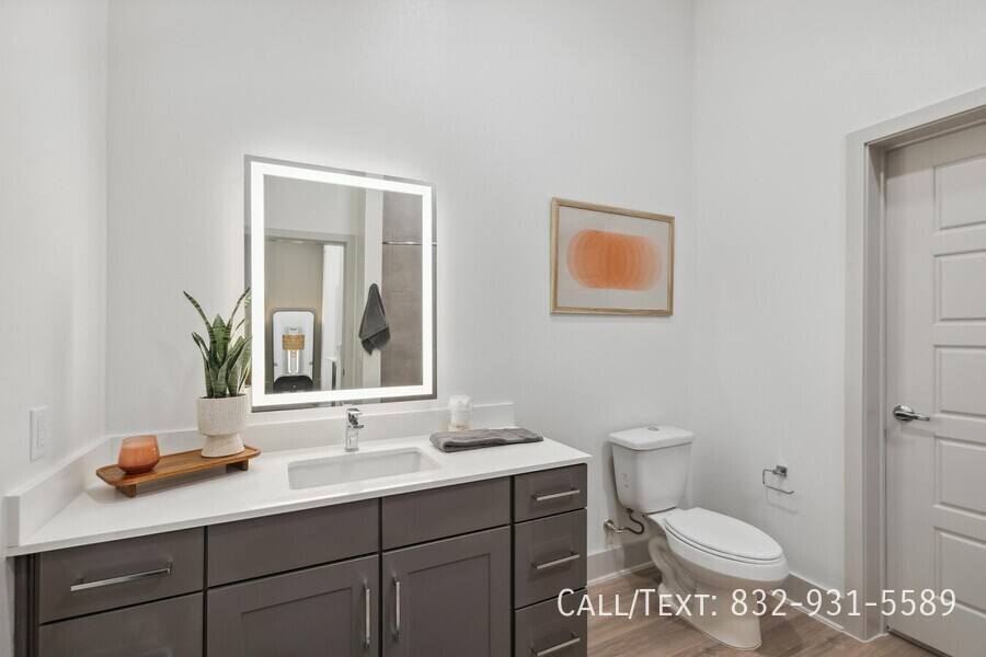 Apartment for rent at 4601 N Main St #ASH, Houston, TX 77009