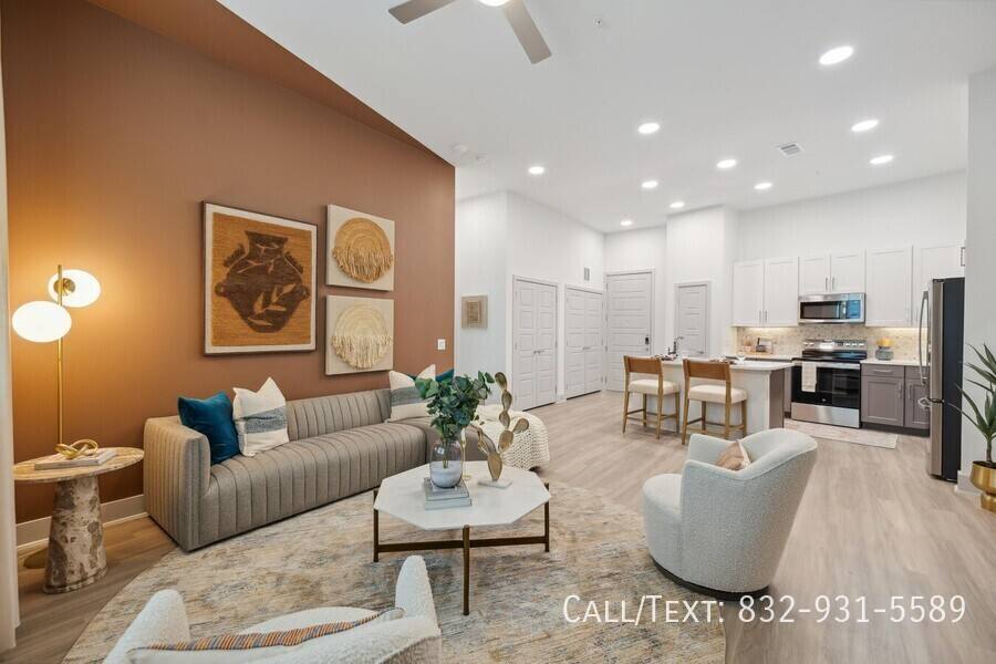 Apartment for rent at 4601 N Main St #ASH, Houston, TX 77009