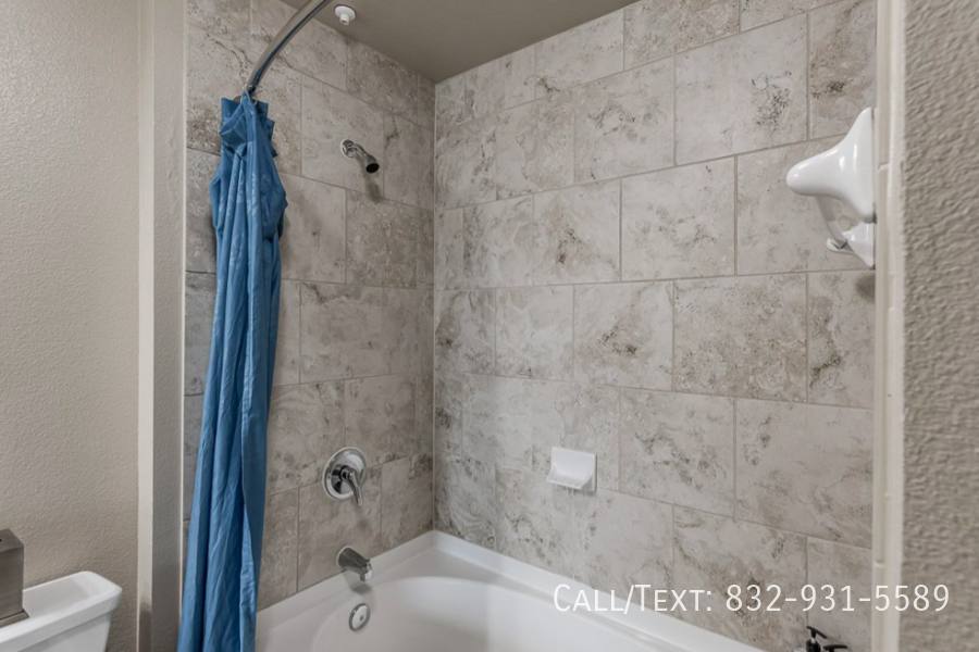 Apartment for rent at 3199 Genoa Red Bluff Rd, Pasadena, TX 77505