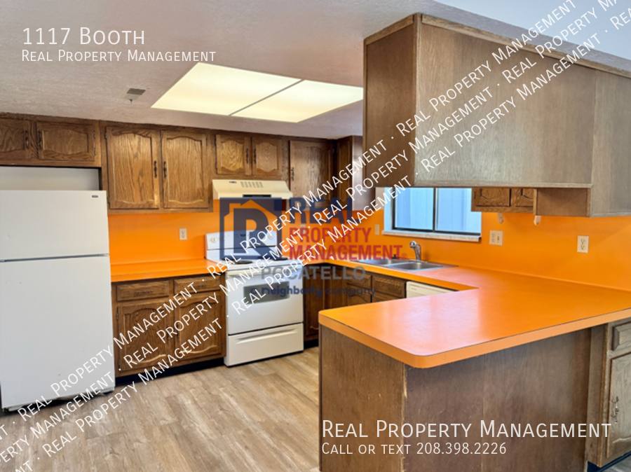 Townhouse for rent at 1117 Booth, Pocatello, ID 83201