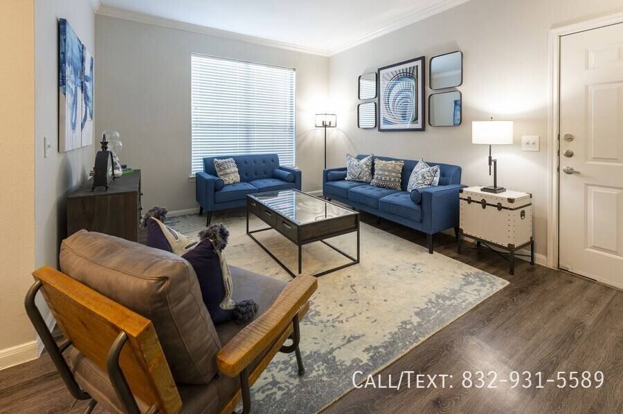 Apartment for rent at 9835 Windmill Lakes Blvd, Houston, TX 77075