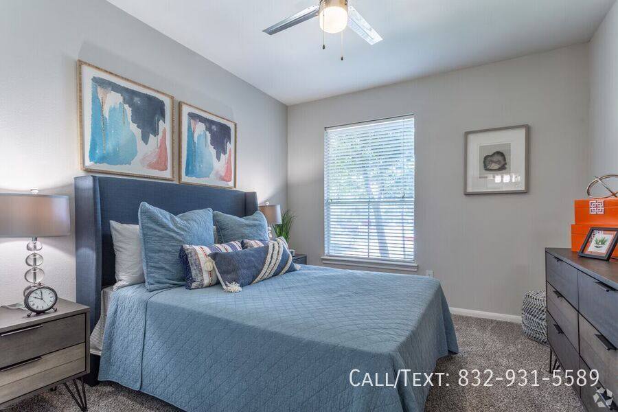 Apartment for rent at 9835 Windmill Lakes Blvd, Houston, TX 77075