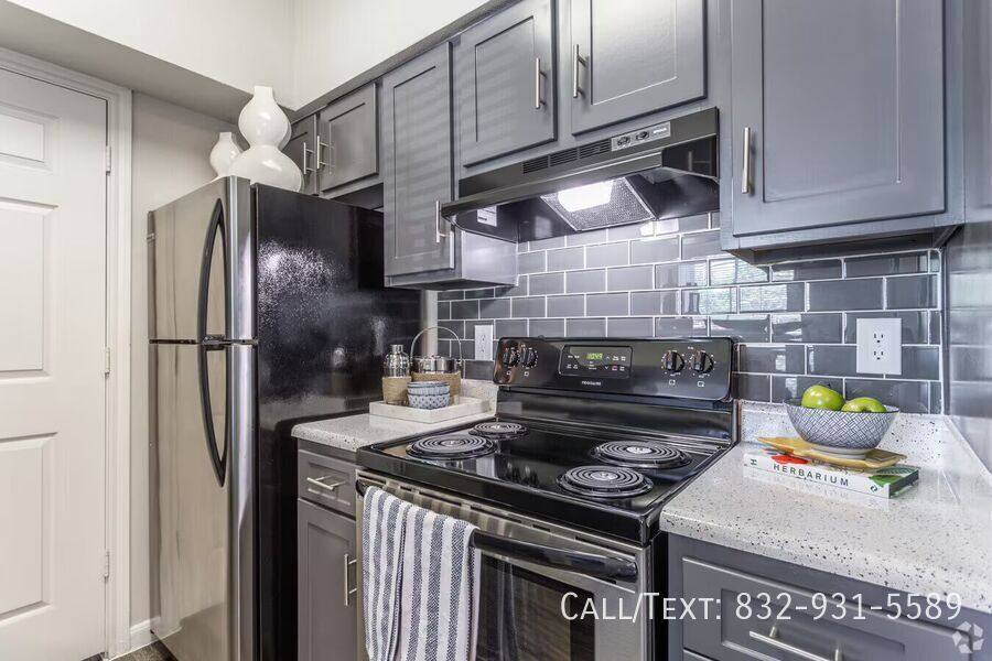 Apartment for rent at 9835 Windmill Lakes Blvd, Houston, TX 77075