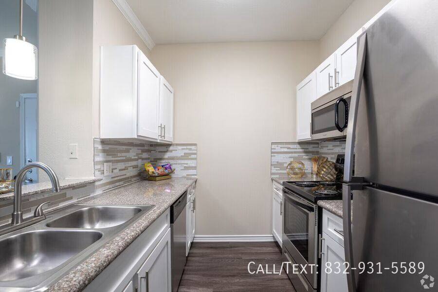 Apartment for rent at 10110 Charterwood Dr #PLVP1, Houston, TX 77070