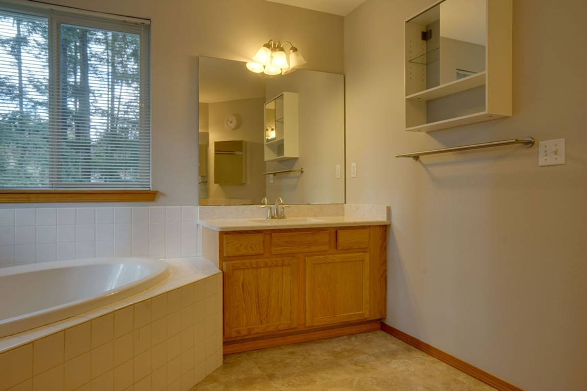 House for rent at 28115 153rd Ave SE, Kent, WA 98042