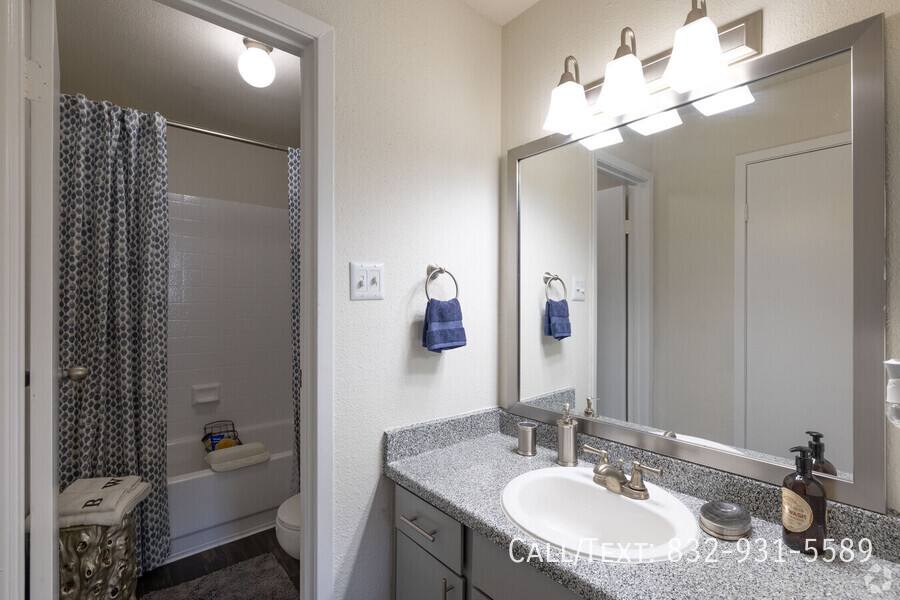 Apartment for rent at 13099 Westella Dr #24B2, Houston, TX 77077