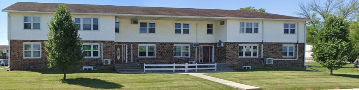 Apartment for rent at 209 E 11th St, De Witt, IA 52742