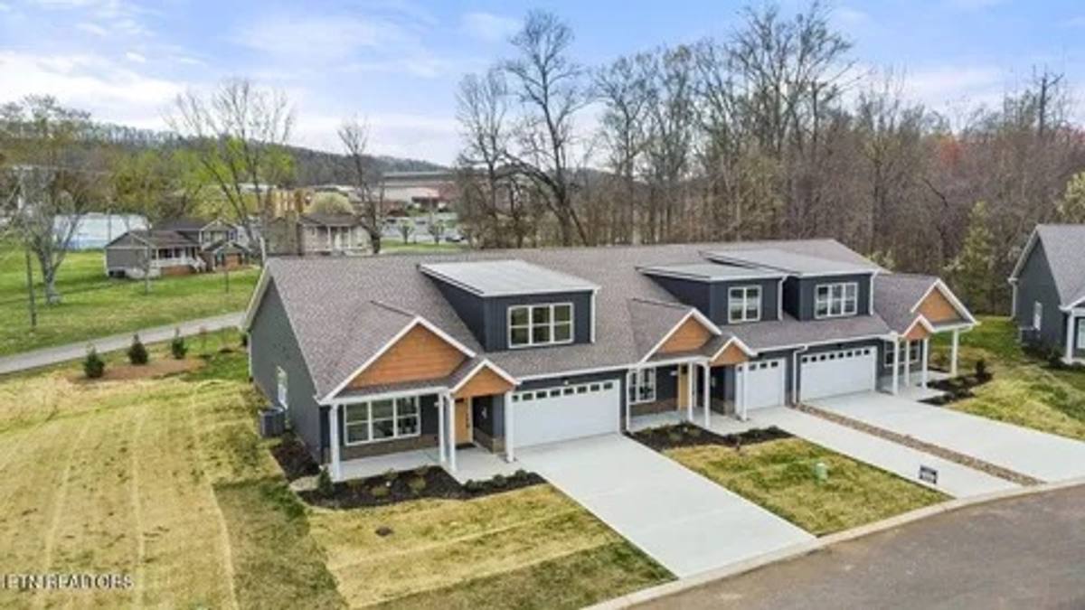 Condo for rent at 1402 Summer Meadow Dr, Powell, TN 37849