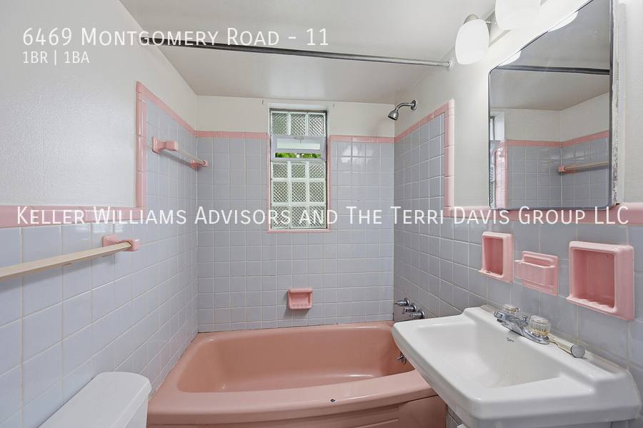 Apartment for rent at 6469 Montgomery Rd #11, Cincinnati, OH 45213