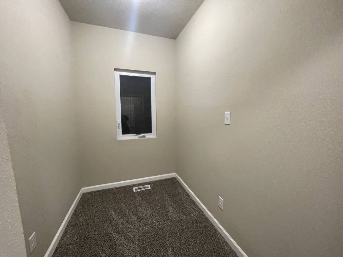 House for rent at 726 E 8th St N, Newton, IA 50208