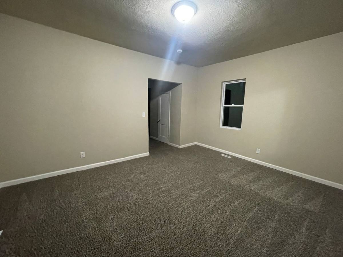 House for rent at 726 E 8th St N, Newton, IA 50208