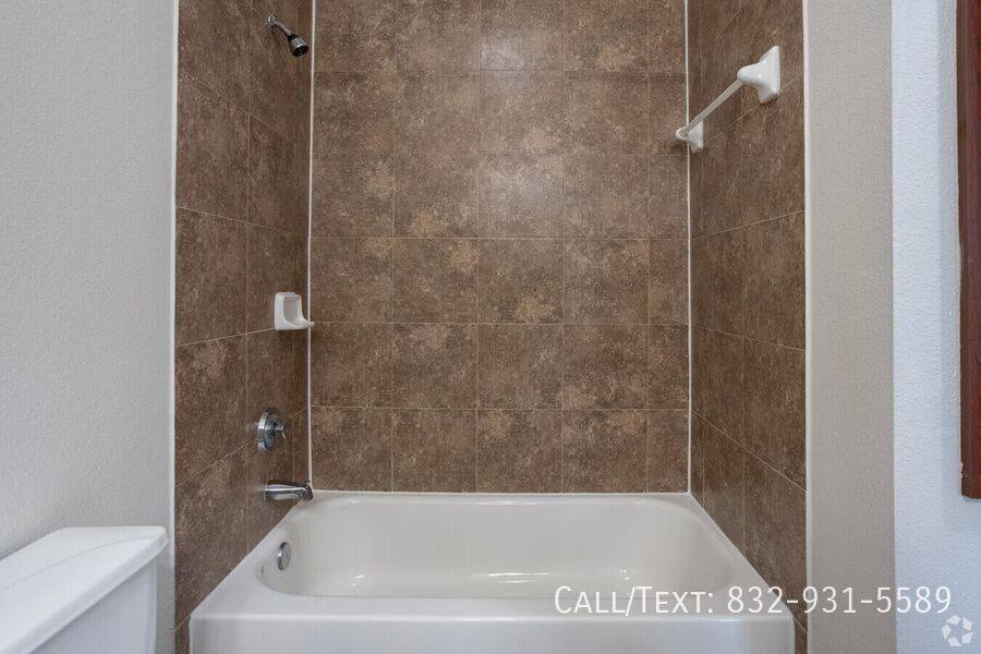 Apartment for rent at 17972 Park Row Blvd #TABCS1, Houston, TX 77084