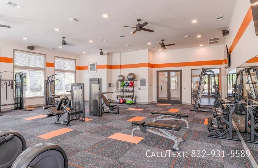 Apartment for rent at 13725 Summit Ridge Dr #ESA, Houston, TX 77085