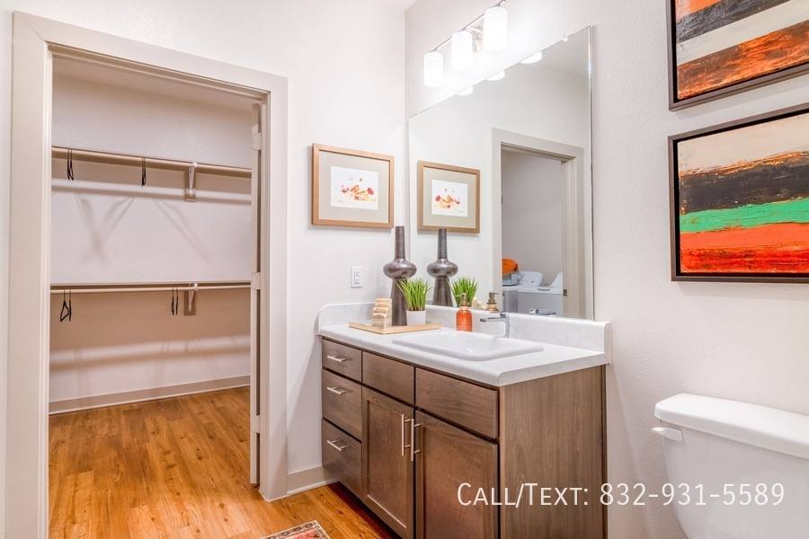 Apartment for rent at 13725 Summit Ridge Dr #ESA, Houston, TX 77085