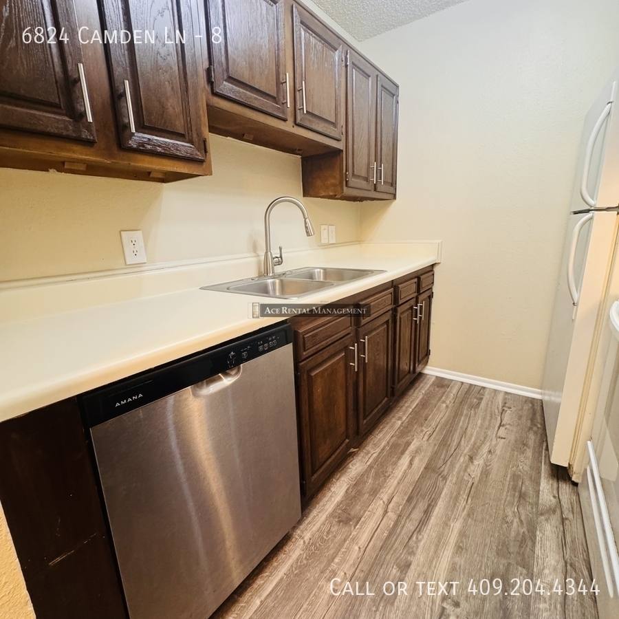 Apartment for rent at 6824 Camden Lane #8, Groves, TX 77619