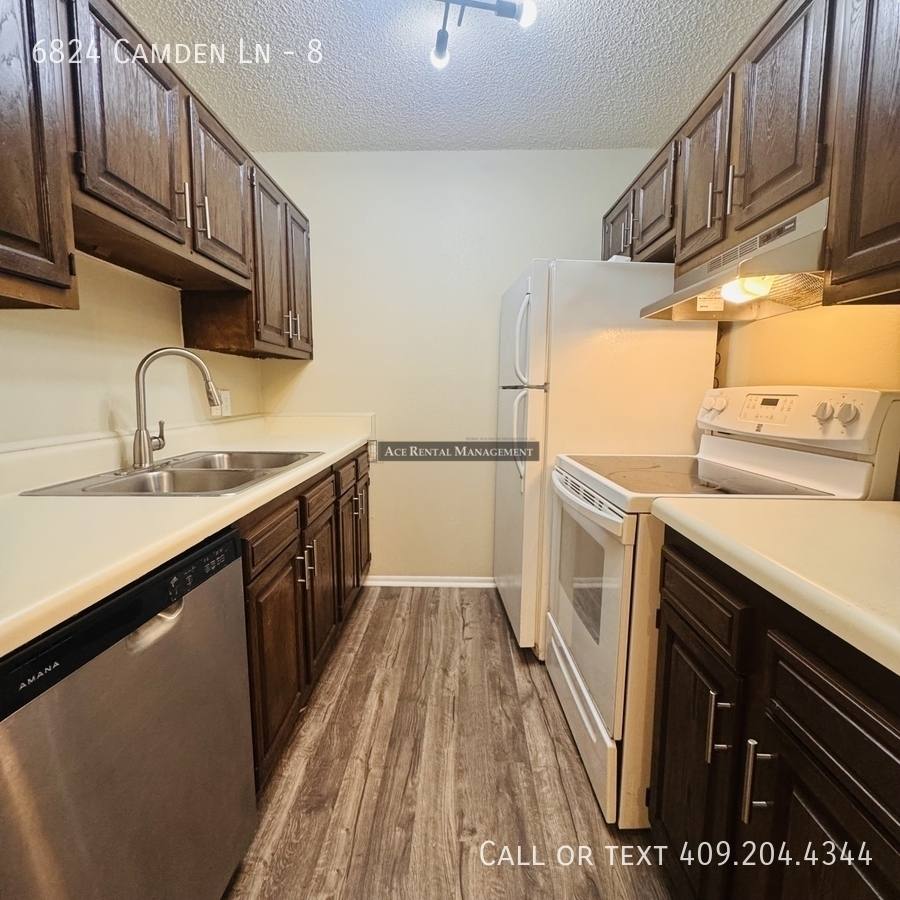 Apartment for rent at 6824 Camden Lane #8, Groves, TX 77619
