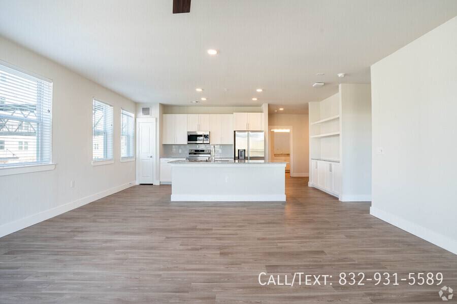 Apartment for rent at 2000 N St Charles #BE3, Houston, TX 77003