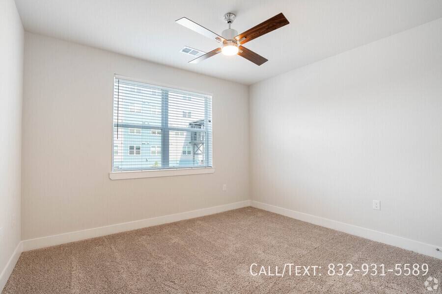 Apartment for rent at 2000 N St Charles #BE3, Houston, TX 77003