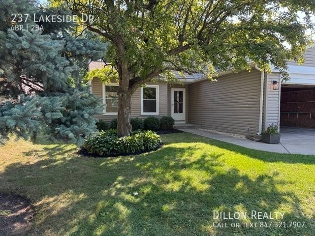 House for rent at 237 Lakeside Dr, Vernon Hills, IL 60061