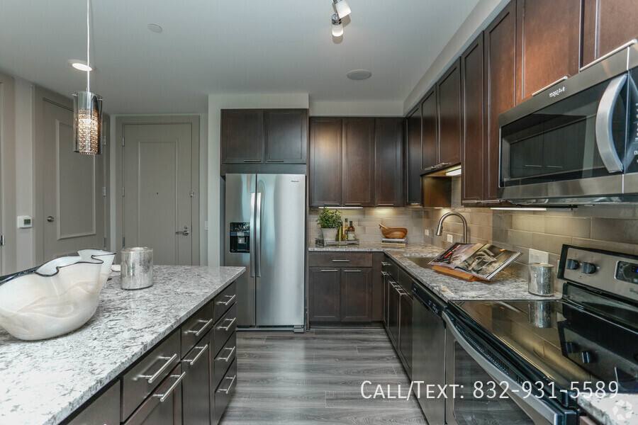 Apartment for rent at 913 Piney Point Rd #MC1, Houston, TX 77024