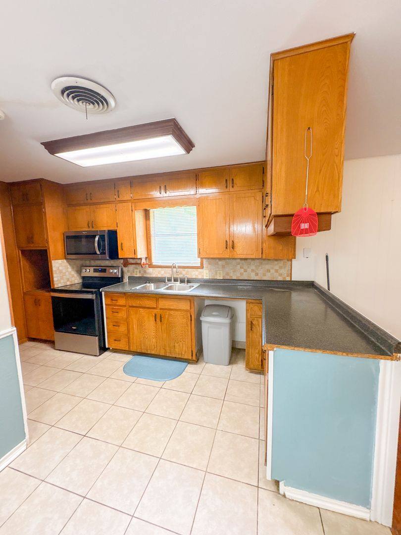 House for rent at 2017 S 13th St, Temple, TX 76504