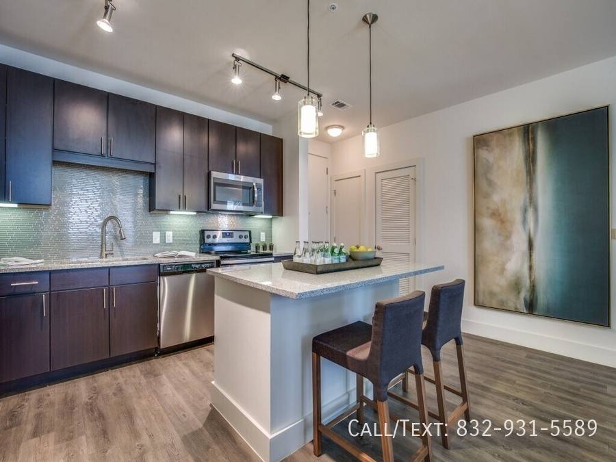 Apartment for rent at 10851 Meadowglen Lane #FW2, Houston, TX 77042