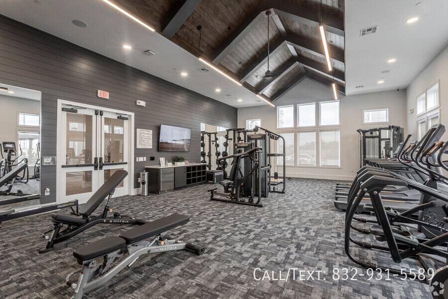 Apartment for rent at 10829 Hammerly Blvd #ABC1, Houston, TX 77043
