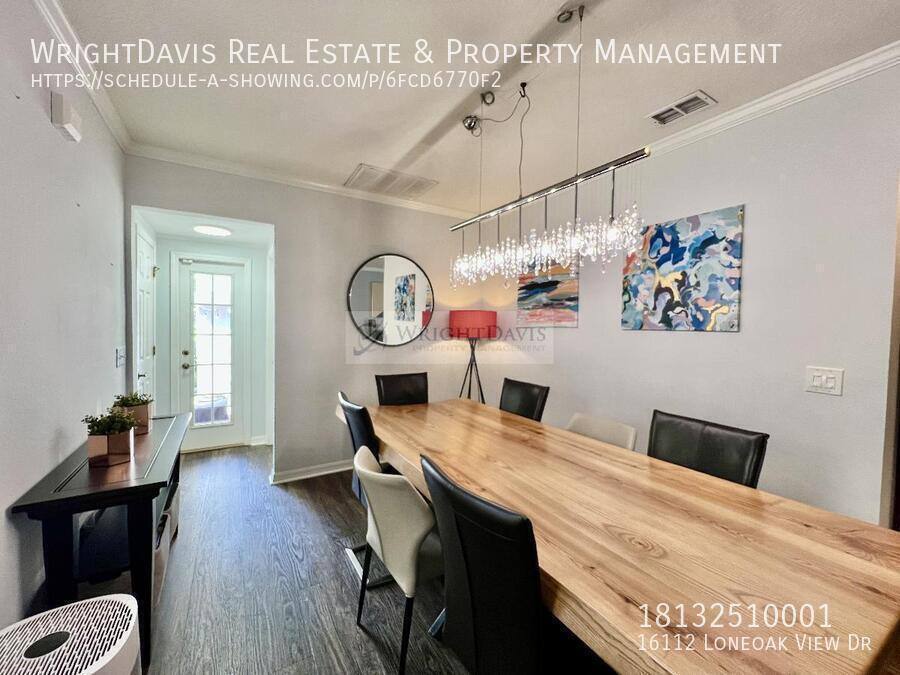 Apartment for rent at 16112 Loneoak View Dr, Lithia, FL 33547