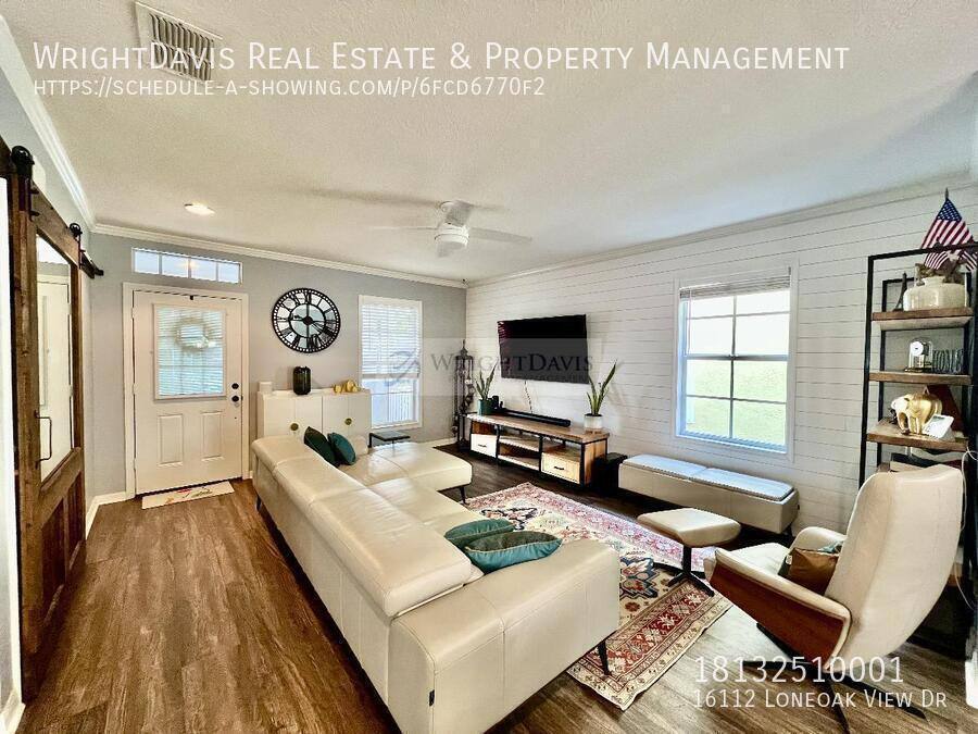 Apartment for rent at 16112 Loneoak View Dr, Lithia, FL 33547