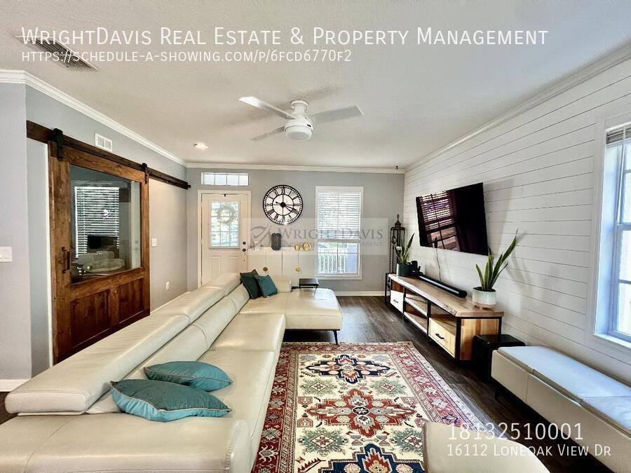 Apartment for rent at 16112 Loneoak View Dr, Lithia, FL 33547